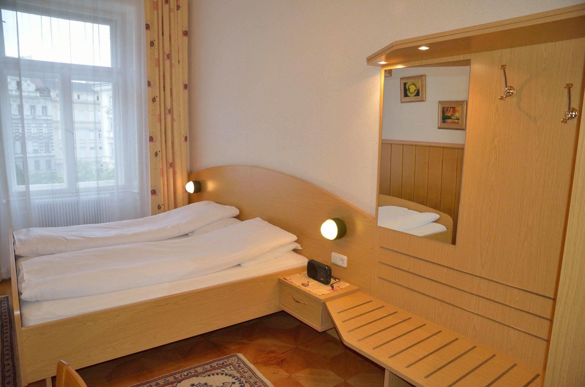 Schweizer Pension Solderer Viena Exterior foto